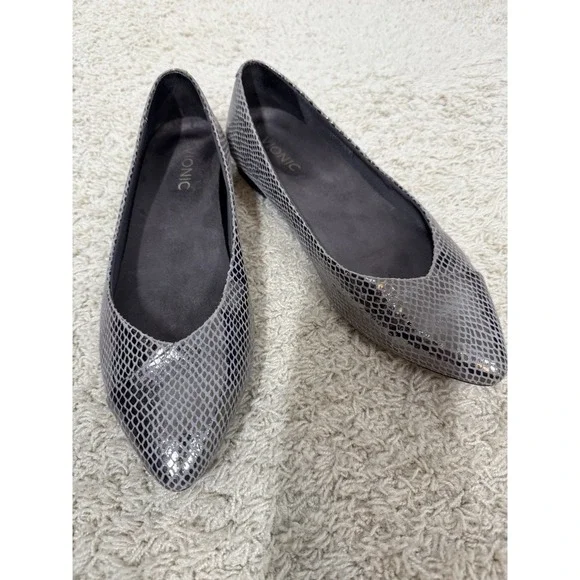 Vionic Caballo Shoes Flats Silver Snakeskin Print Leather Pointed Toe Size 9 - Picture 3 of 11